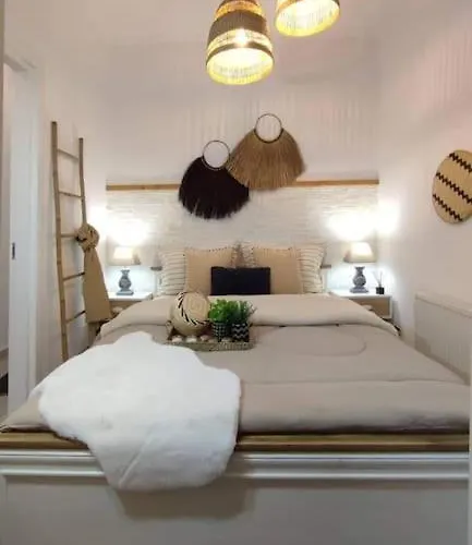 Old Town Luxe W 100mbps Apartment *